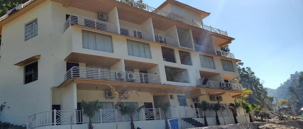 7 Hills Hotel And Resort Lansdowne Dış mekan fotoğraf